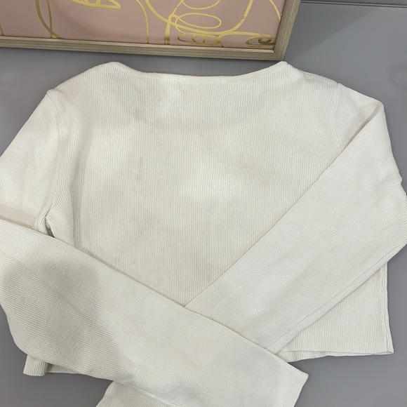 Brandy Melville ribbed white button down - Picture 4 of 5